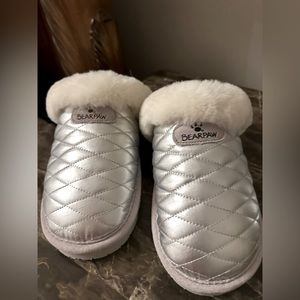 Bear paw silver quilted slipper sheepskin lining size 7 new no box